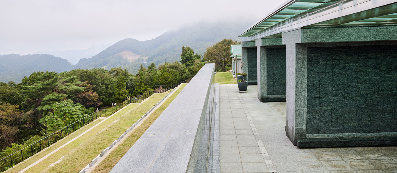 물과 숲이 어우러진 ’자하연 팔당‘